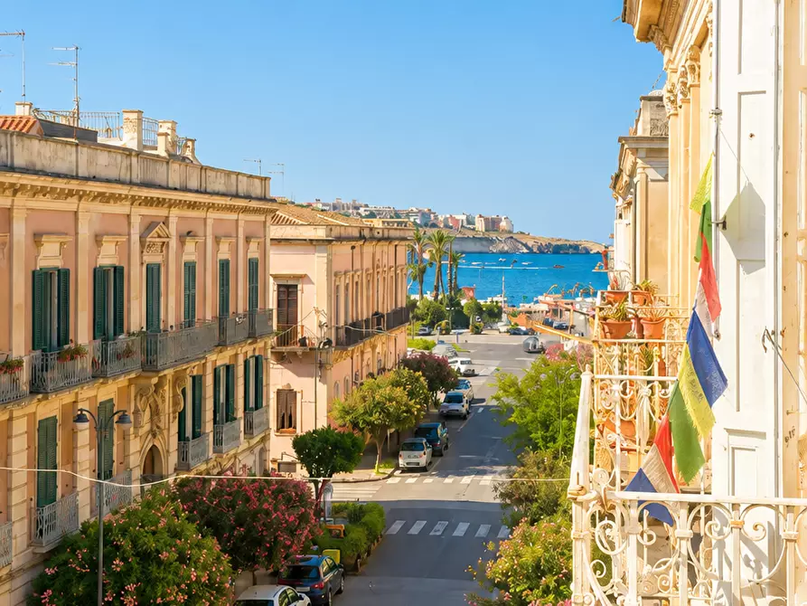 Immagine 11 di Appartamento in vendita  in Via Trieste 12 a Siracusa