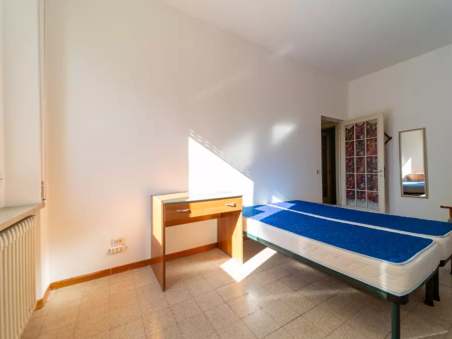 Immagine 22 di Pentalocale in vendita  in Viale Osacca 4 a Parma