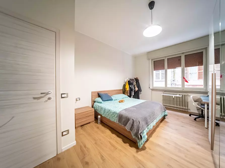 Immagine 23 di Pentalocale in vendita  in borgo basini 3 a Parma