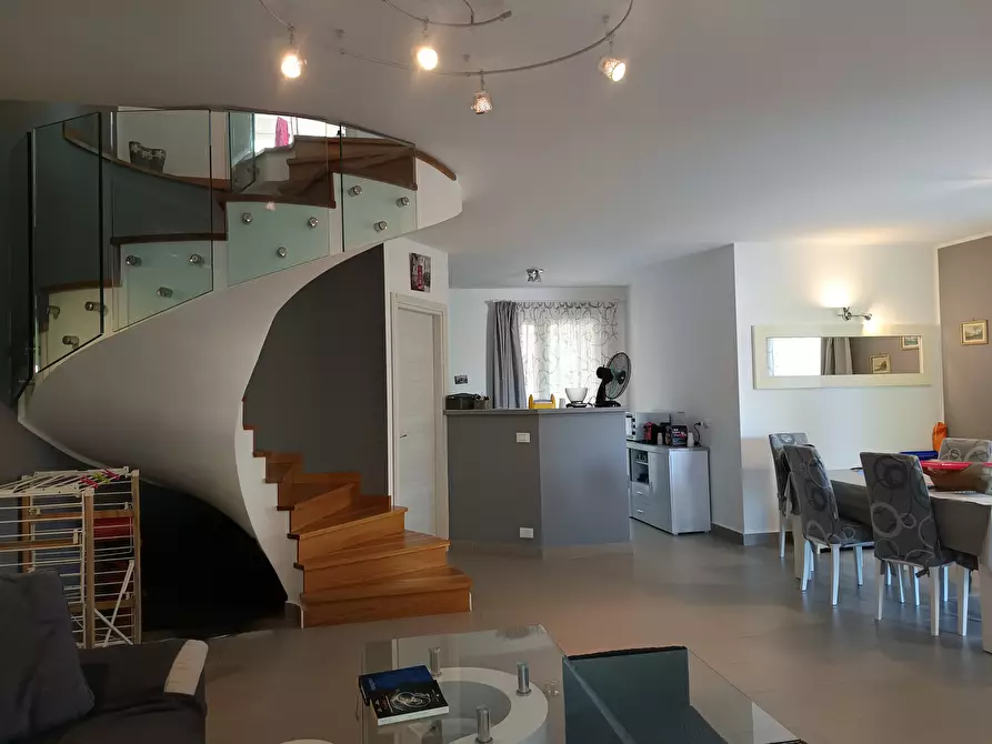 Immagine 73 di Villetta a schiera in vendita  a Castellammare Del Golfo