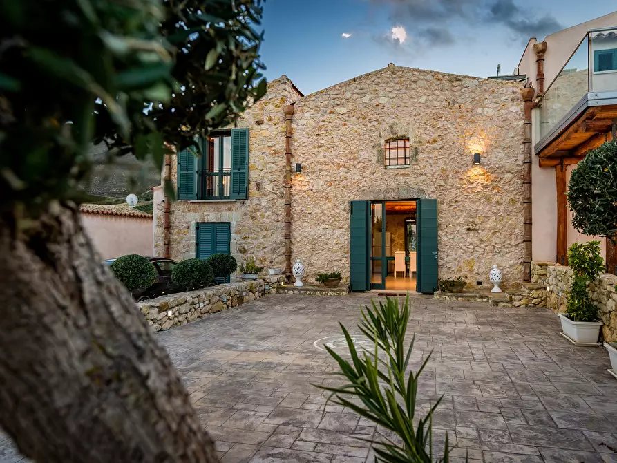 Immagine 18 di Rustico / casale in vendita  in CONTRADA CARDONE SNC a Castellammare Del Golfo