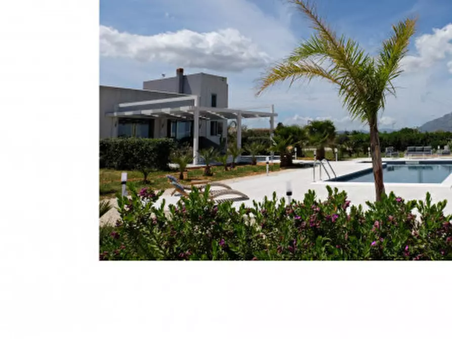 Immagine 21 di Villa in vendita  a Partinico