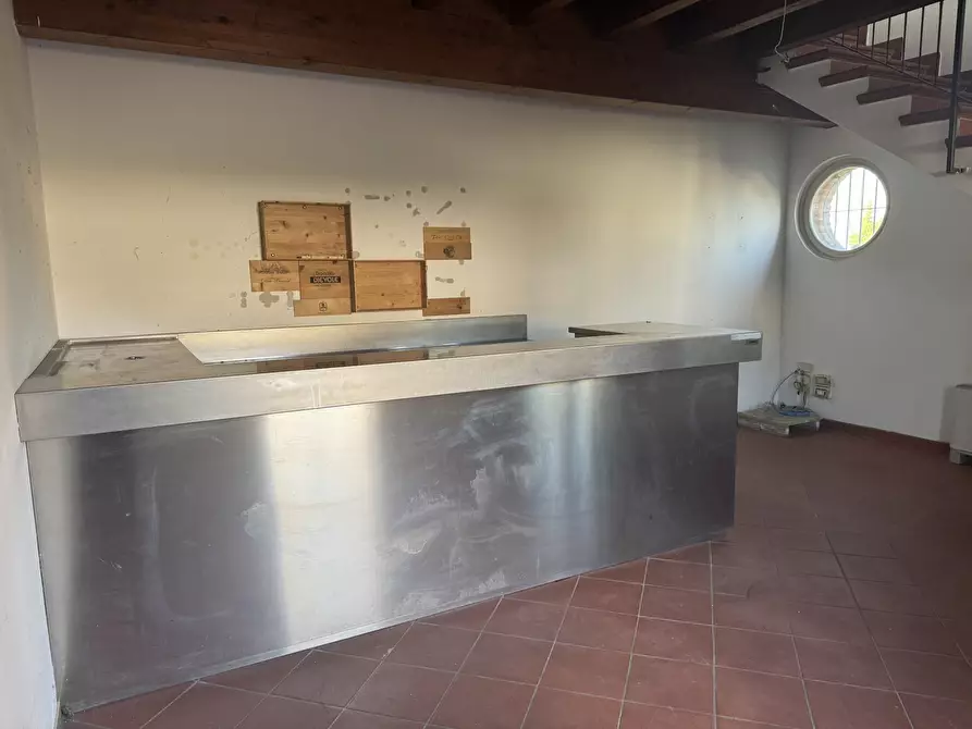 Immagine 6 di Locale commerciale in vendita  in Via Ca' De Mazzoli 6060 a Livraga