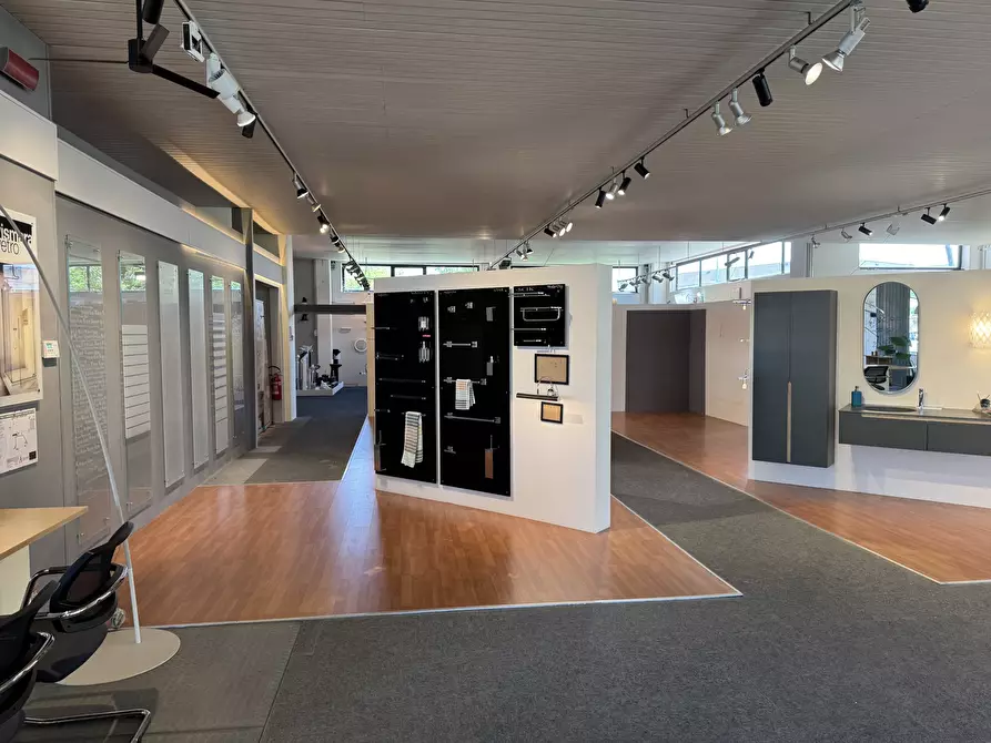 Immagine 8 di Showroom in affitto  in Via Codognino 46 a Cornegliano Laudense