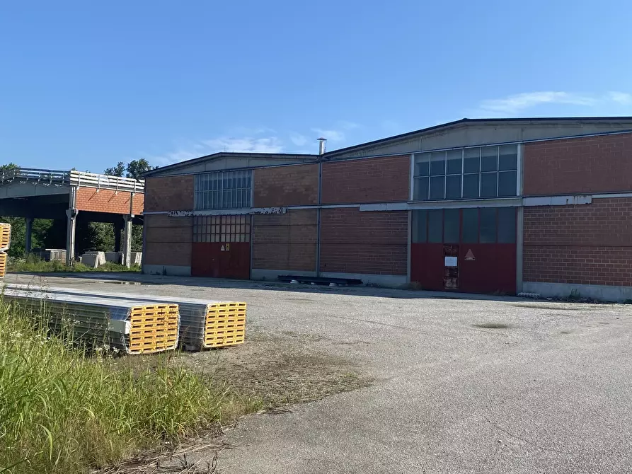 Immagine 14 di Capannone industriale in affitto  in strada Provinciale 26 20 a San Martino In Strada