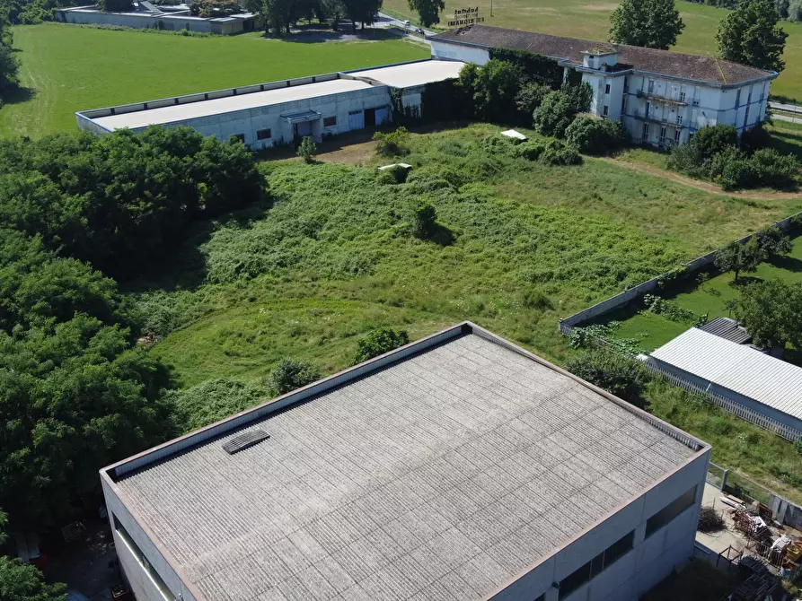 Immagine 1 di Terreno industriale in vendita  a Casalpusterlengo