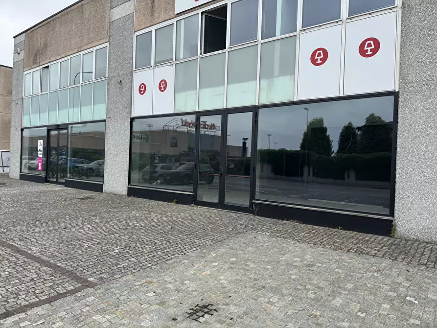 Immagine 14 di Locale commerciale in vendita  in Via Codognino 12 a Cornegliano Laudense