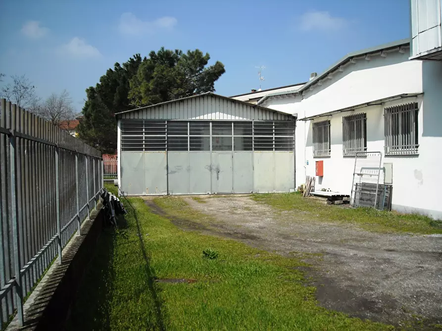 Immagine 18 di Ufficio in vendita  in VIA emilia 7 a Casalpusterlengo