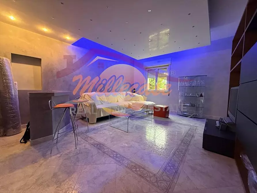 Immagine 29 di Pentalocale in vendita  in VIA OZANAM a Siracusa