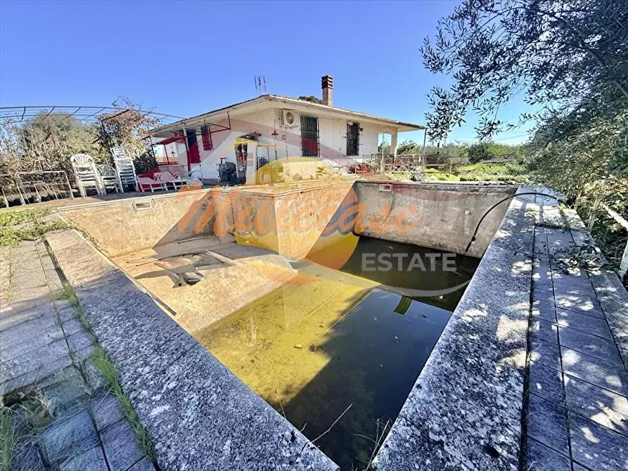 Immagine 1 di Villa in vendita  in Strada Spinagallo a Siracusa