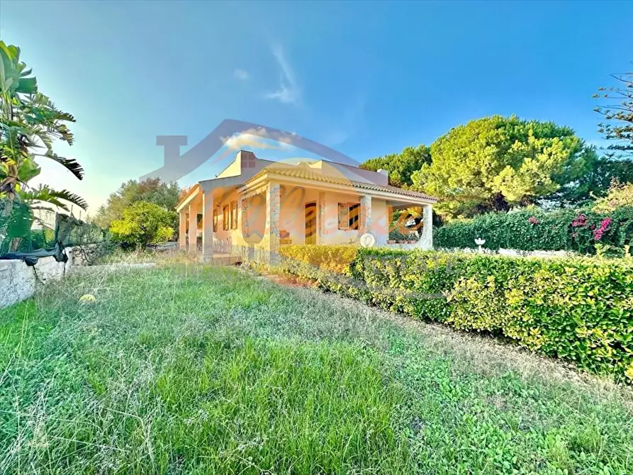 Immagine 25 di Villa in vendita  in VIA ISOLE MOLUCCHE a Siracusa