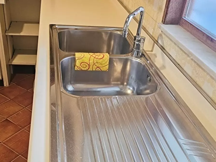 Immagine 26 di Pentalocale in vendita  a San Bartolomeo Al Mare