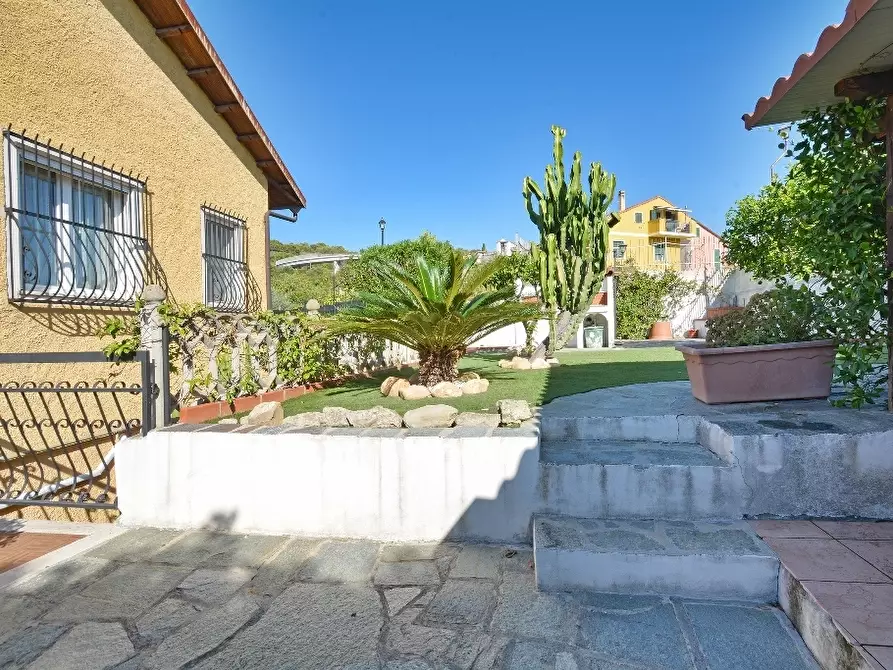 Immagine 9 di Quadrilocale in vendita  in Piazza Sant'Anna 1 a San Bartolomeo Al Mare