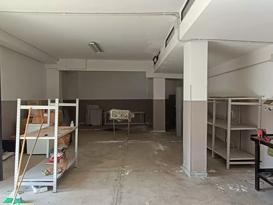 Immagine 14 di Magazzino in affitto  in Via del Progresso a Lamezia Terme