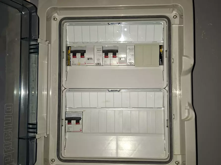 Immagine 23 di Locale commerciale in vendita  a Torino