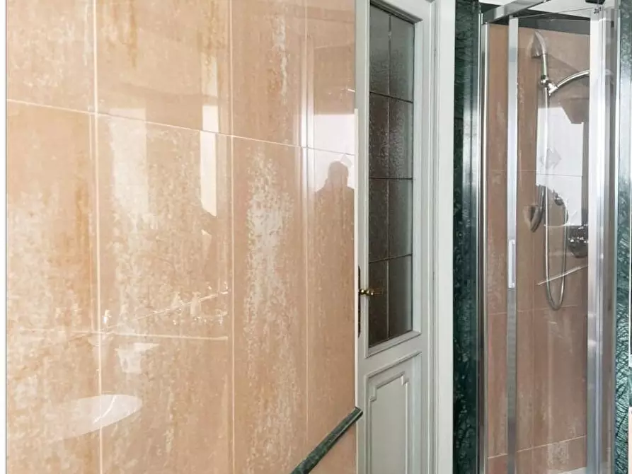 Immagine 21 di Pentalocale in affitto  a Torino