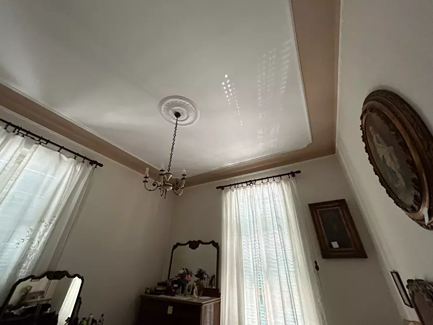 Immagine 20 di Porzione di casa in vendita  a Sarzana