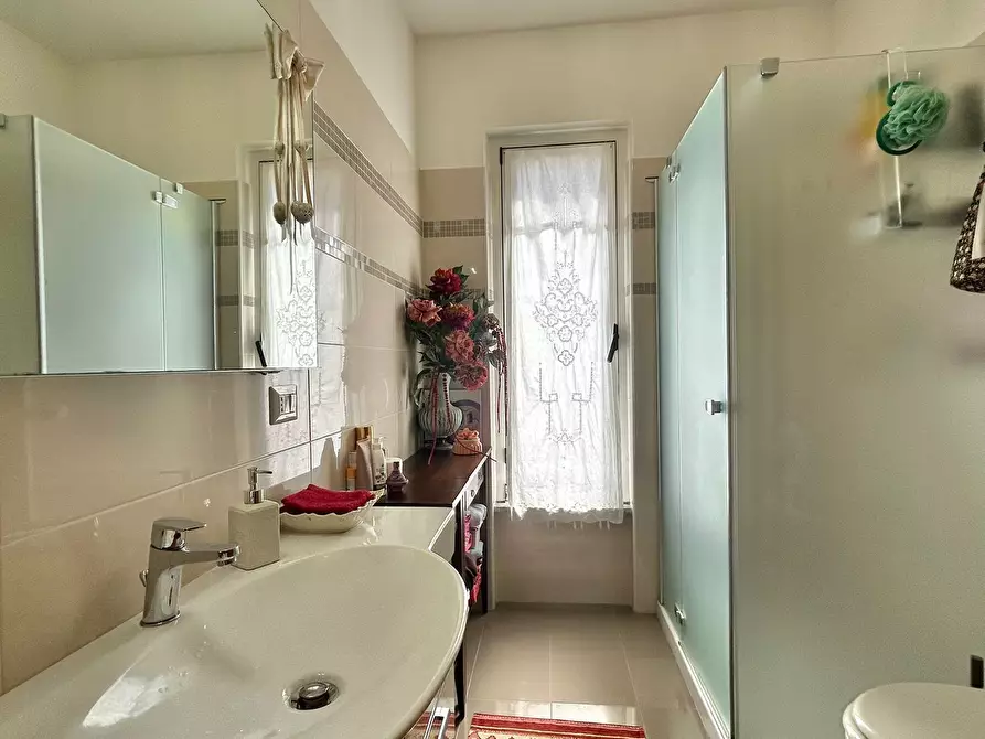 Immagine 43 di Pentalocale in vendita  a Fosdinovo