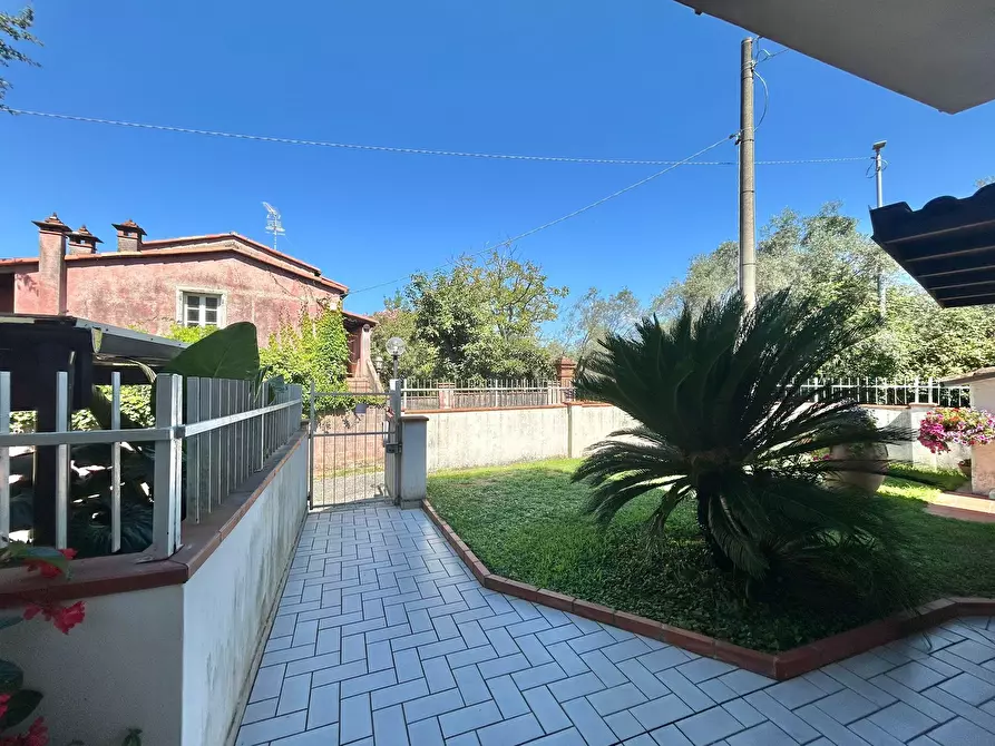 Immagine 12 di Porzione di casa in vendita  a Fosdinovo