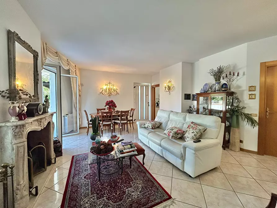 Immagine 25 di Porzione di casa in vendita  a Fosdinovo