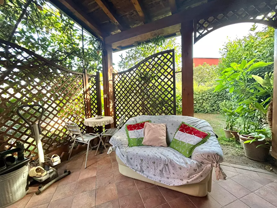 Immagine 9 di Villetta a schiera in vendita  a Sarzana