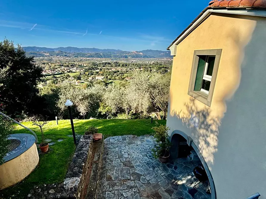 Immagine 9 di Villa in vendita  a Sarzana