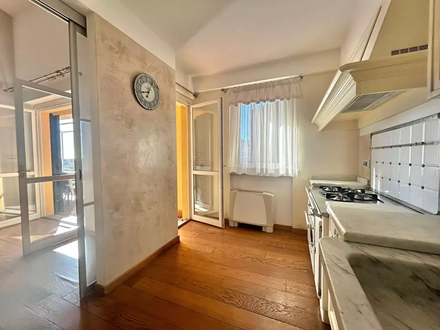 Immagine 24 di Attico in vendita  a Sarzana