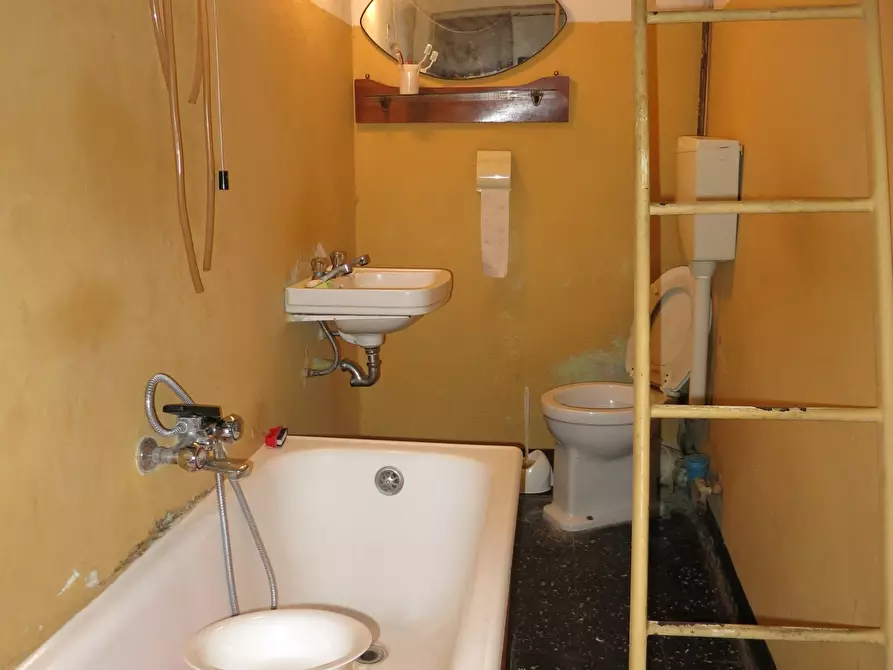 Immagine 10 di Attico in vendita  a Sarzana