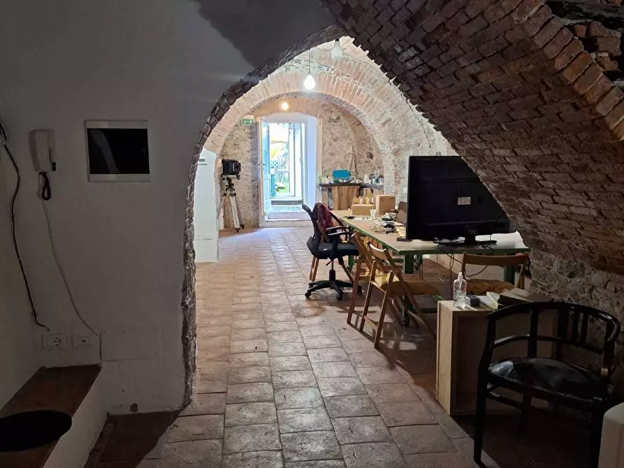 Immagine 7 di Locale commerciale in affitto  in Via Sobborgo Spina 16 a Sarzana