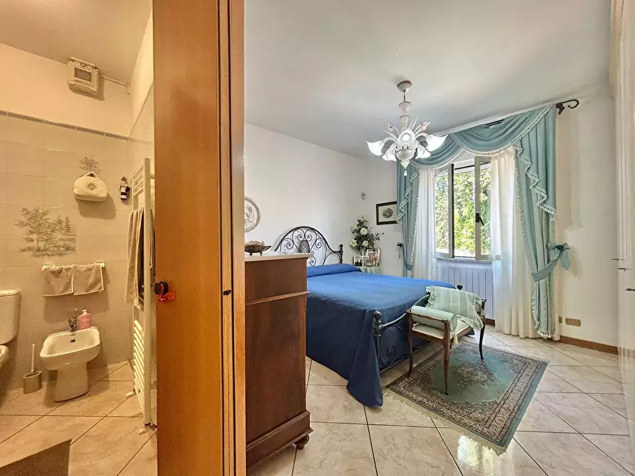 Immagine 47 di Porzione di casa in vendita  a Fosdinovo