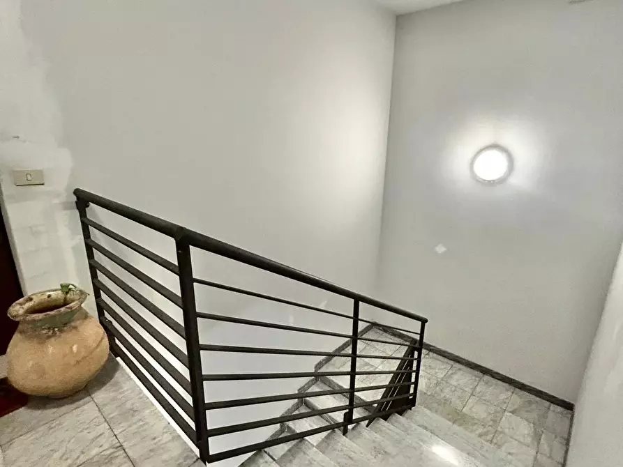 Immagine 33 di Pentalocale in vendita  a Sarzana