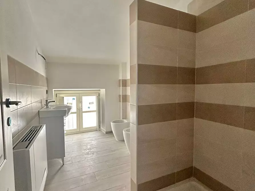 Immagine 17 di Pentalocale in vendita  a Sarzana