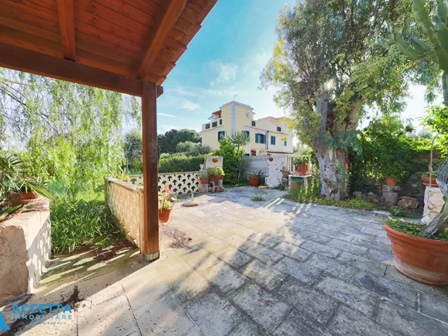 Immagine 7 di Villa in vendita  in Via Delfini 55 a Taranto