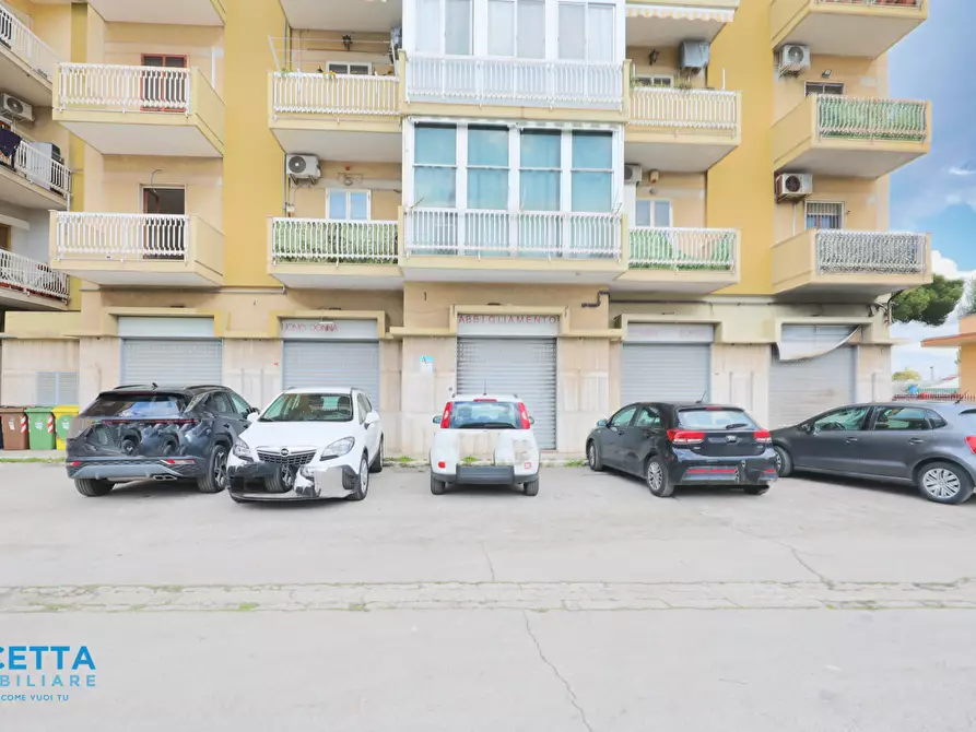 Immagine 23 di Locale commerciale in vendita  in Corso Vittorio Emanuele II 11 a Taranto