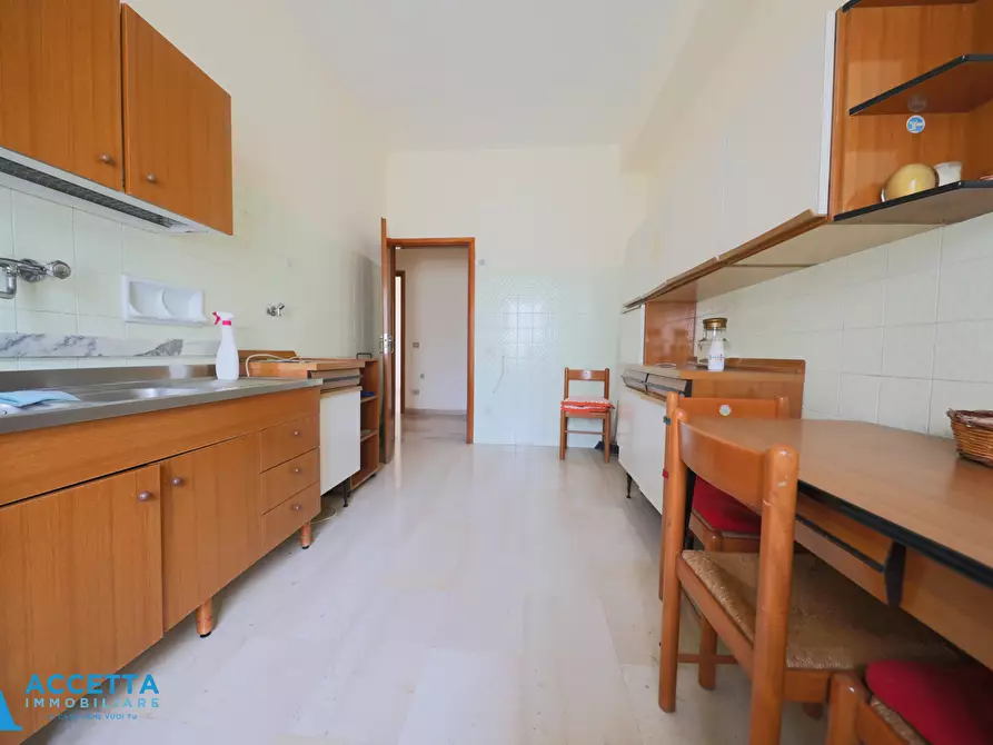 Immagine 16 di Trilocale in vendita  in Via Ugo De Carolis 10 a Taranto