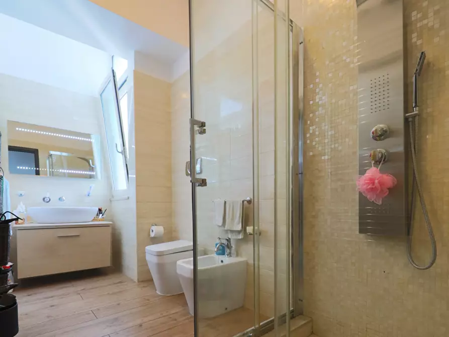 Immagine 13 di Trilocale in vendita  in Corso Italia 370 a Taranto