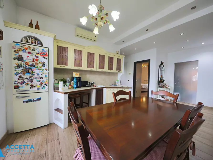 Immagine 18 di Trilocale in vendita  in Corso Italia 370 a Taranto