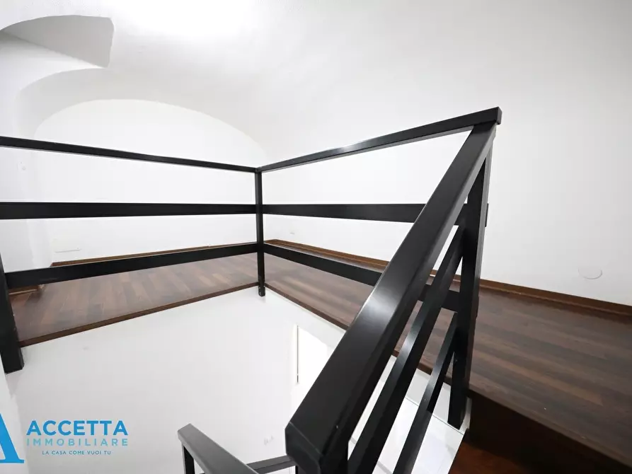 Immagine 11 di Ufficio in affitto  in Via Pisanelli a Taranto