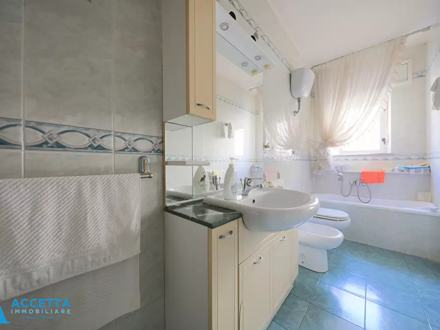 Immagine 19 di Trilocale in vendita  in Via Elio 56 a Taranto