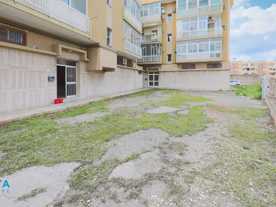 Immagine 19 di Locale commerciale in vendita  in Corso Vittorio Emanuele II 11 a Taranto