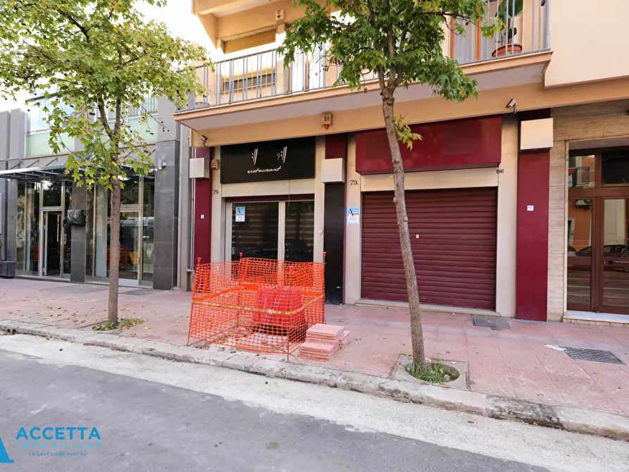 Immagine 3 di Locale commerciale in affitto  in Corso Umberto I 79 a Taranto