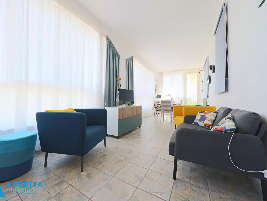 Immagine 6 di Villa in vendita  in Via Fior di Eucalipto 26 a Taranto