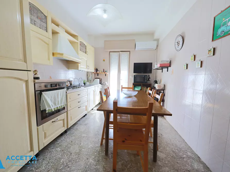 Immagine 5 di Trilocale in vendita  in Via Cesare Pascarella 6 a Taranto