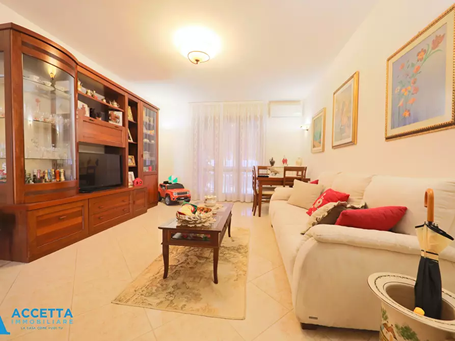 Immagine 19 di Quadrilocale in vendita  in Via Salinella 5 a Taranto