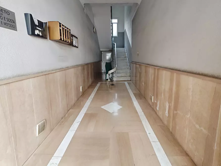 Immagine 26 di Monolocale in vendita  in Via Friuli 11 a Taranto