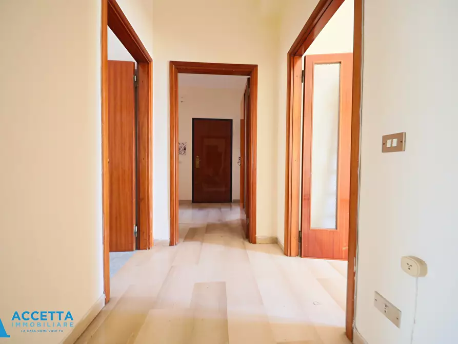 Immagine 20 di Trilocale in vendita  in Via Ugo De Carolis 10 a Taranto
