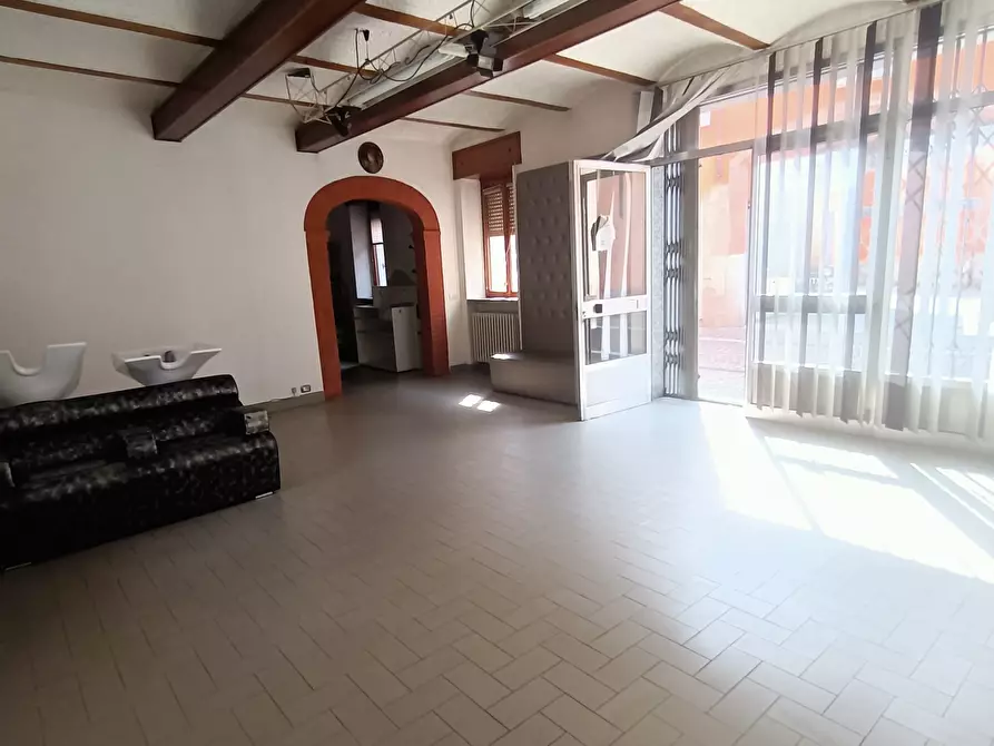 Immagine 7 di Locale commerciale in vendita  in Via Giovanni Capra a Pontenure