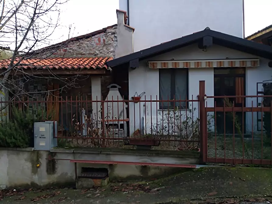 Immagine 11 di Porzione di casa in vendita  in Località Case Piccioni 53 a Ziano Piacentino