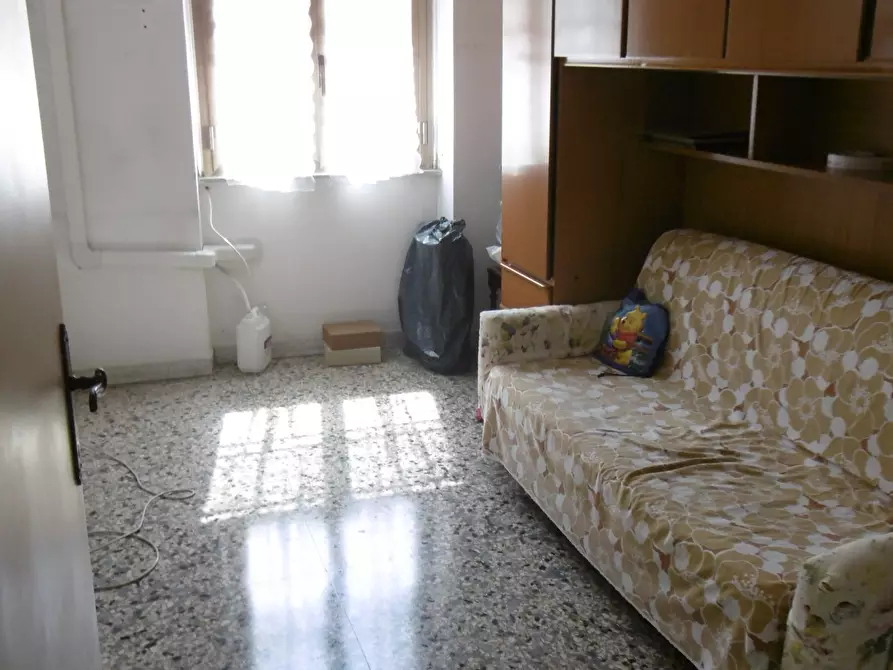 Immagine 2 di Trilocale in vendita  in PIAZZA DEI VISCONTI a Roma