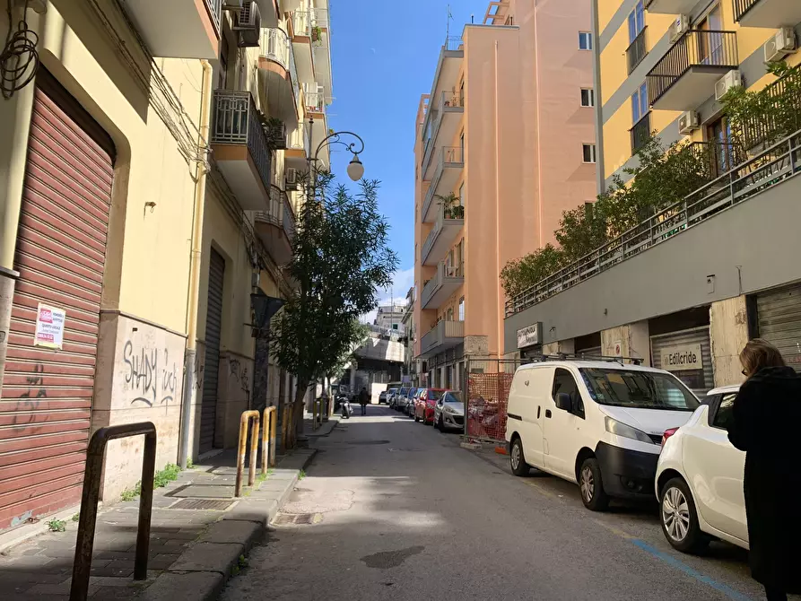 Immagine 1 di Locale commerciale in affitto  in Via Michele Vernieri 58 a Salerno